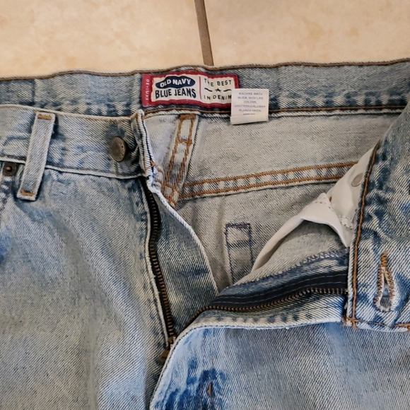 Old Navy blue jeans 32x30. - Picture 3 of 3